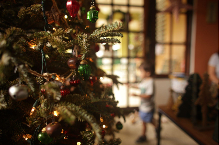 Why Artificial Christmas Trees Are Perfect for Travelers